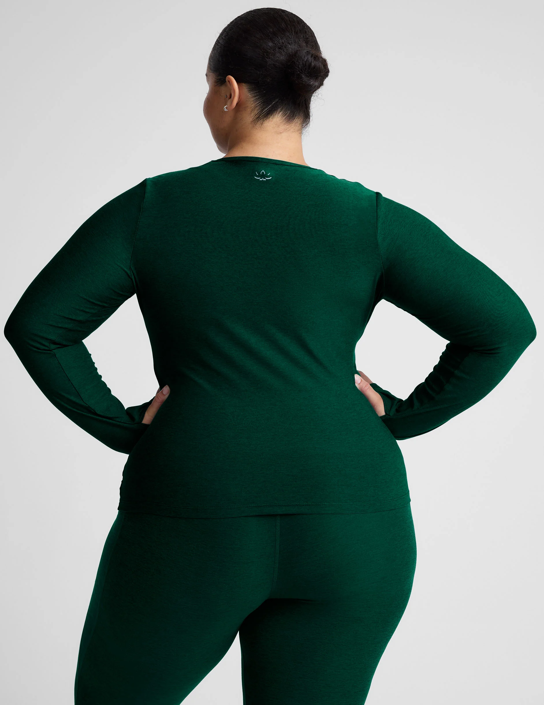 Featherweight Classic Crew Pullover - Styles Love