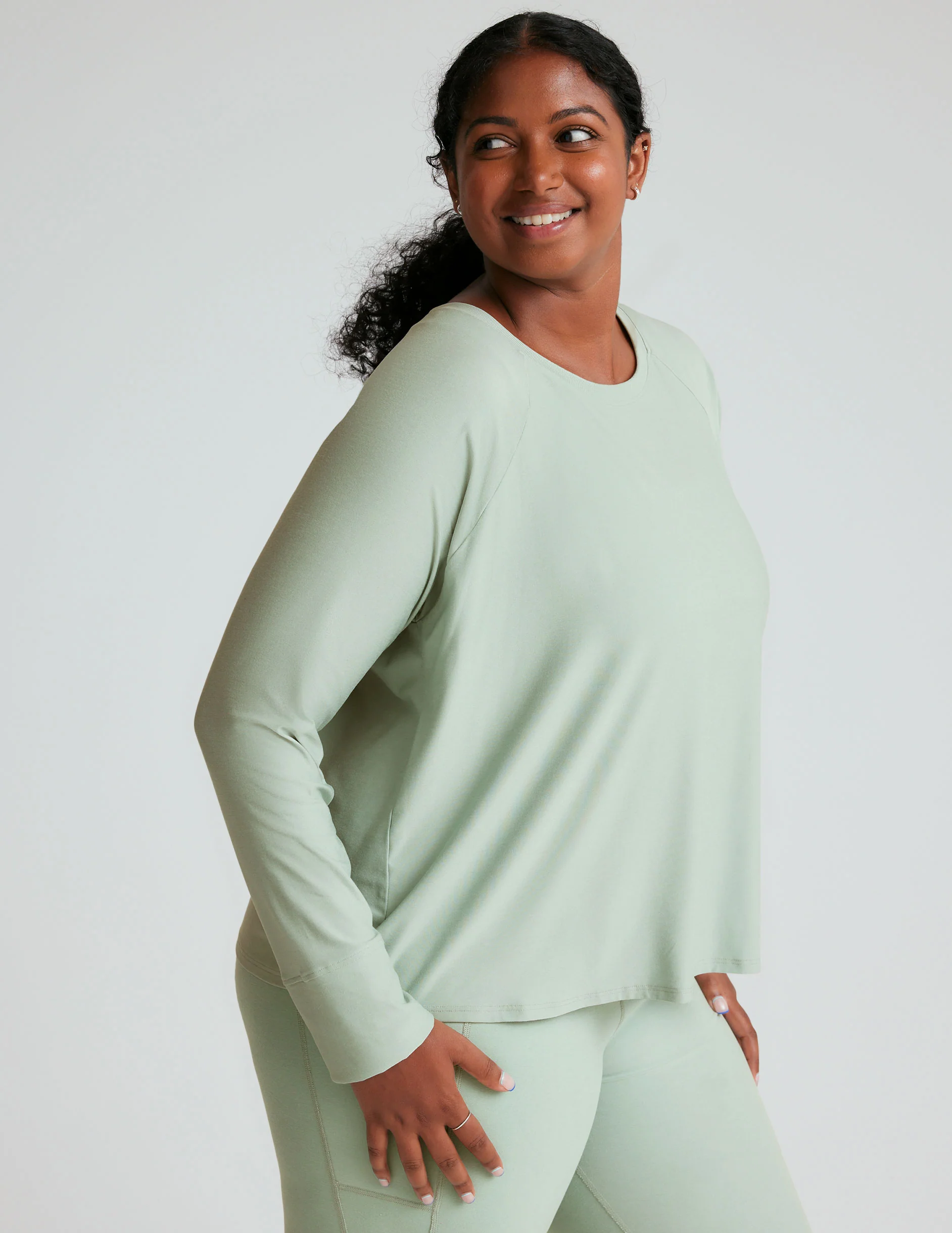 Featherweight Daydreamer Pullover - Styles Love