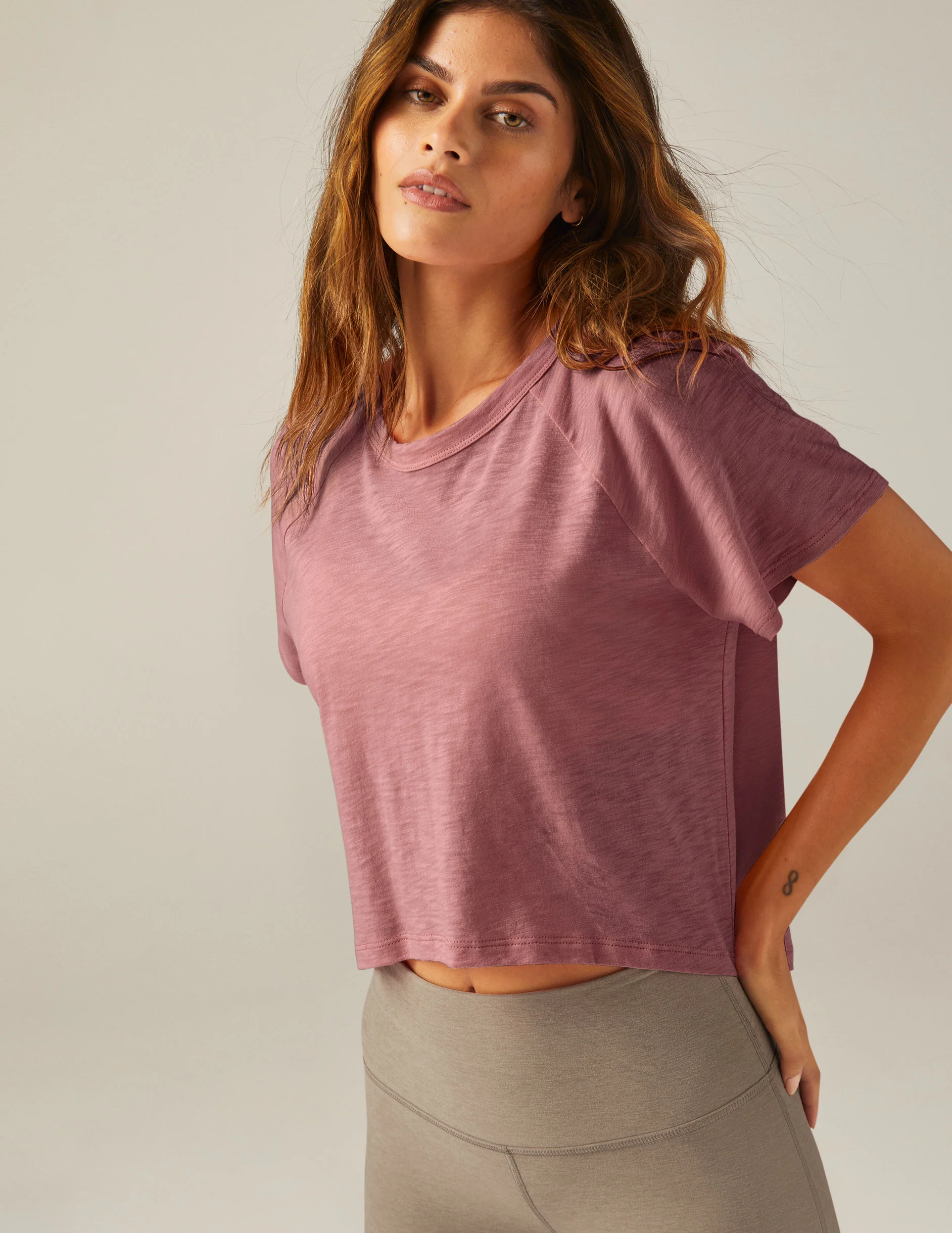 Signature High Low Cropped Tee - Styles Love