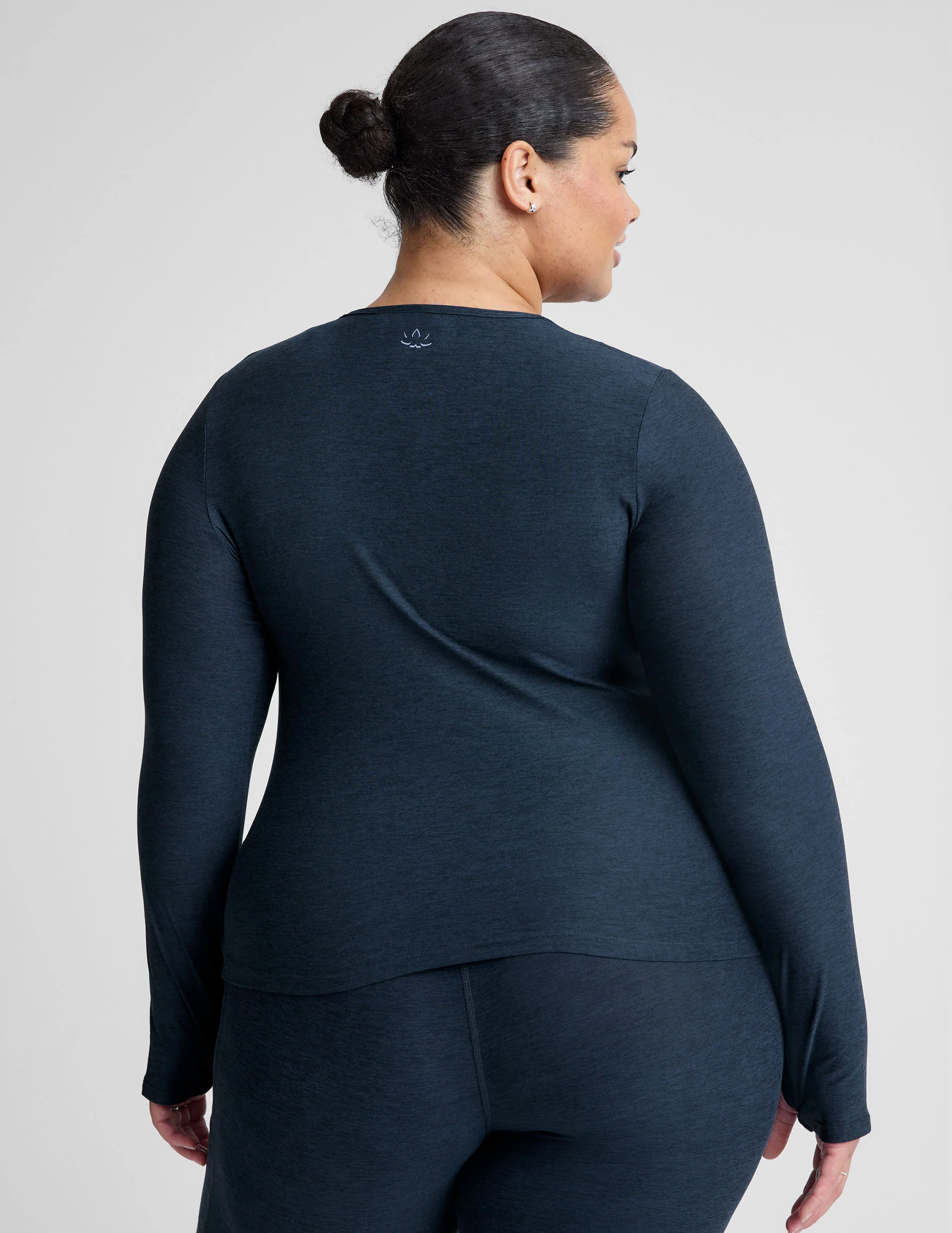 Featherweight Classic Crew Pullover - Styles Love